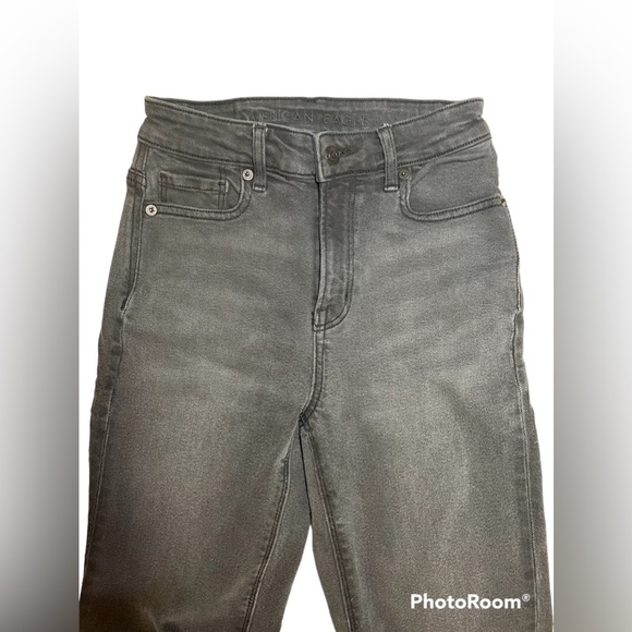 AMERICAN EAGLE MOM JEAN • BLACK FADED DENIM • SIZE 000 • IN GREAT CONDITION - Picture 3 of 11